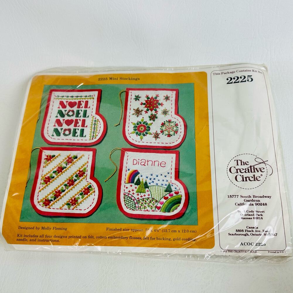 Vintage The Creative Circle Christmas Holiday Mini Stockings Kit Crafting #2255‎